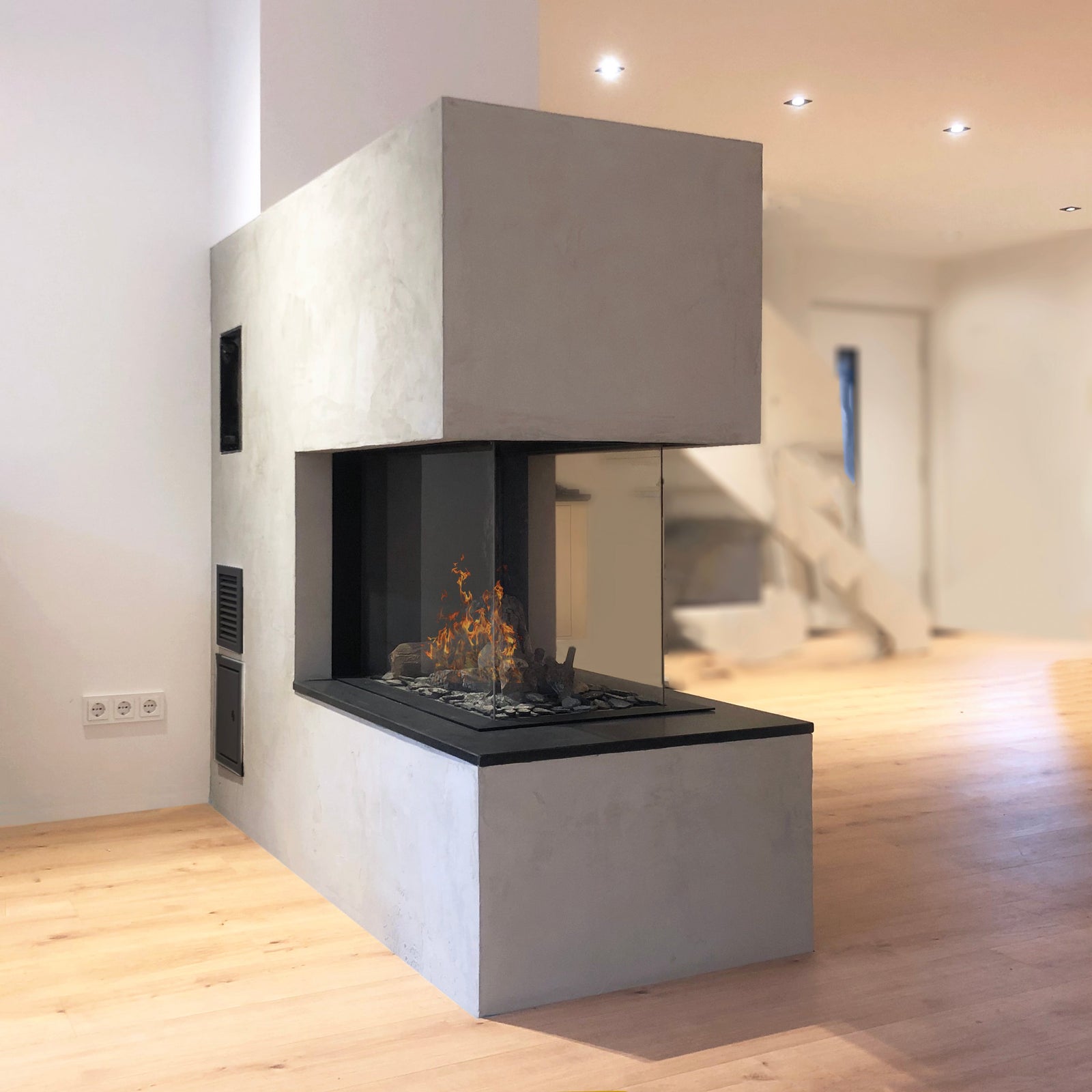Ein Monolith, der mit dem Feuer spielt - Feuer und Beton