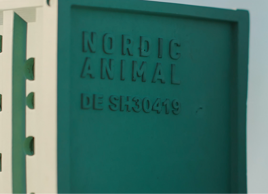 Container seitlich mit Beschriftung