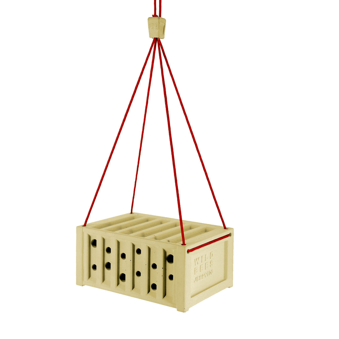 BEECONTAINER - Bienenhotel aus Beton im Container-Design