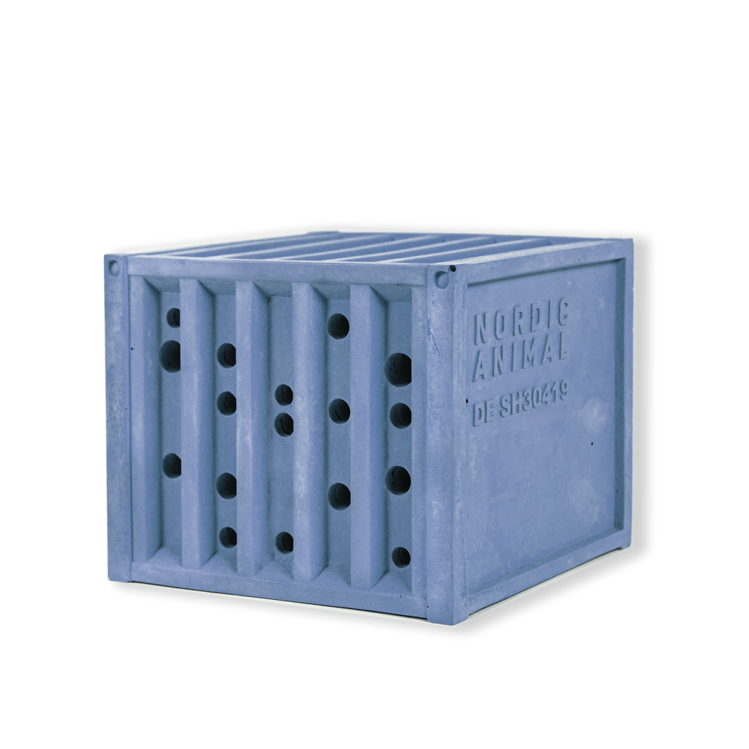 BEECONTAINER - Bienenhotel aus Beton im Container-Design