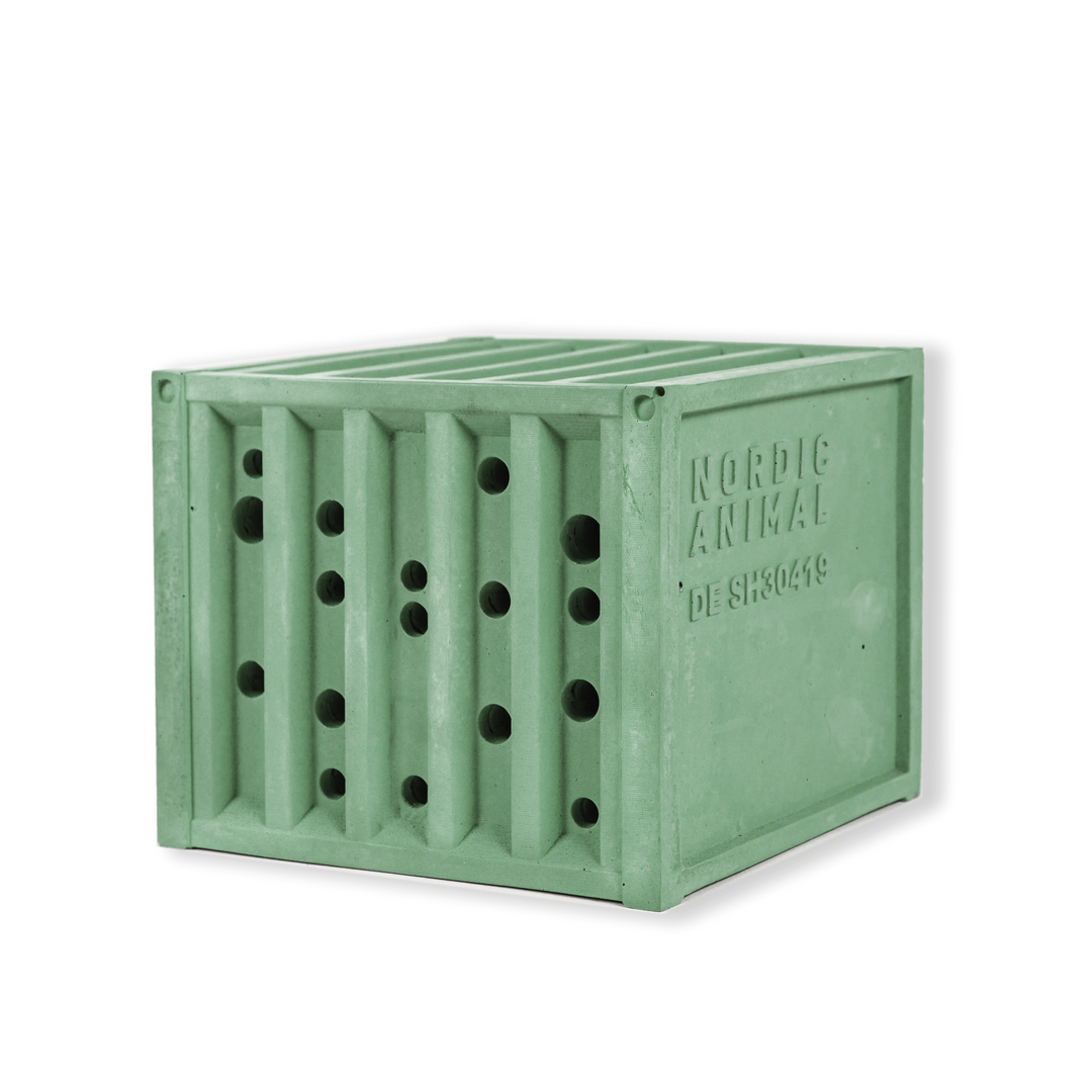 BEECONTAINER - Bienenhotel aus Beton im Container-Design
