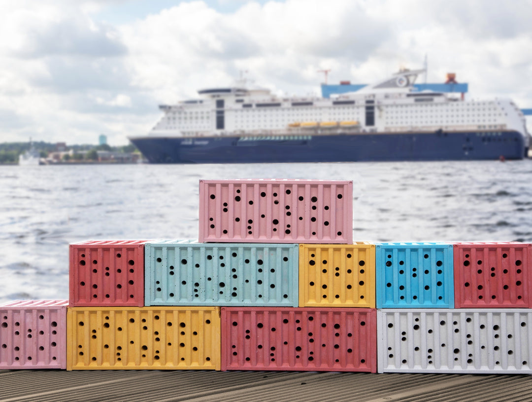 BEECONTAINER - Bienenhotel aus Beton im Container-Design