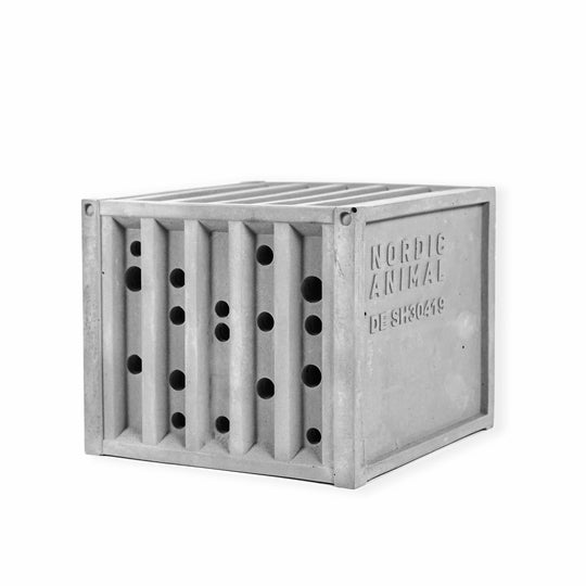 BEECONTAINER - Bienenhotel aus Beton im Container-Design