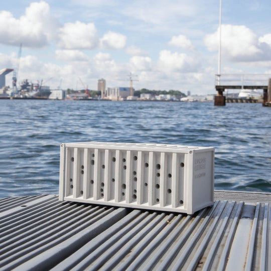 BEECONTAINER - Bienenhotel aus Beton im Container-Design